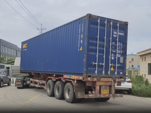 PF1210反擊破、3YA2160振動篩運往上海港發(fā)往南非