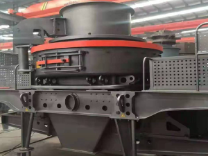 立式?jīng)_擊破碎機(jī)怎么樣？怎么解決出分粉高的問題？