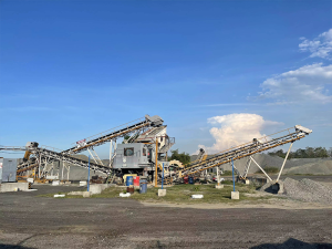 處理時產(chǎn)80噸的鵝卵石制砂機價格是多少？